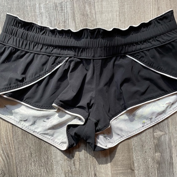 Lululemon Reversible Board Shorts - Picture 4 of 5